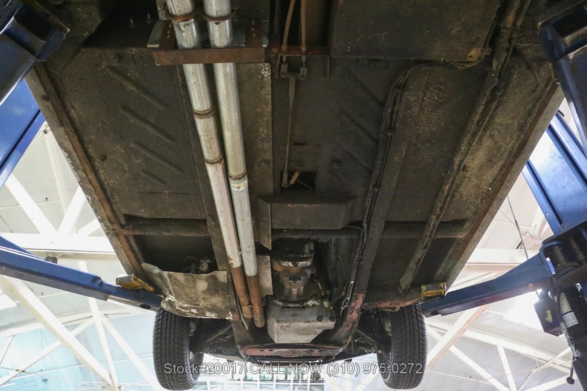 1967 Aston Martin DB6 Vantage Left-Hand-Drive 5-Speed thumbnail 29