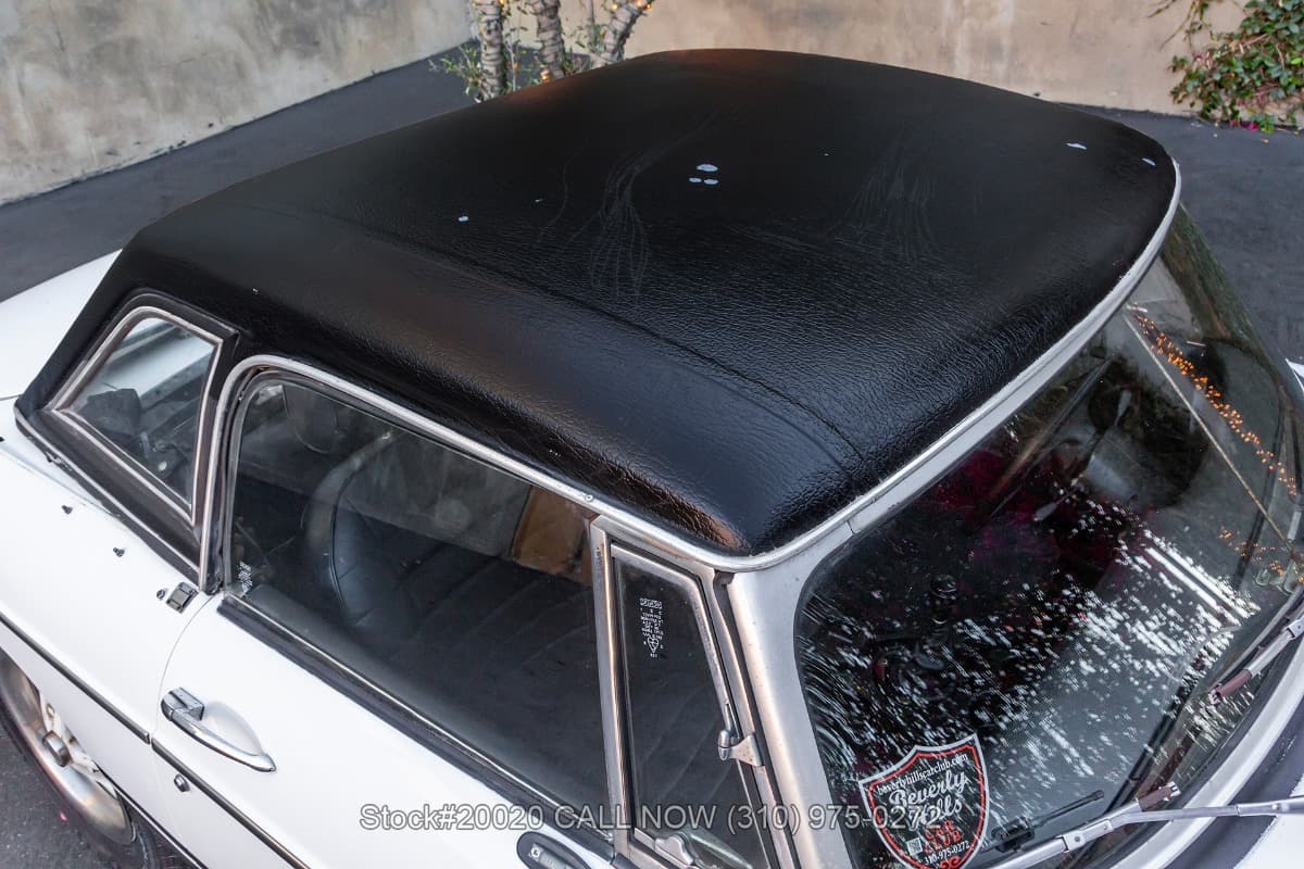 1979 MG MGB Roadster with 2 tops thumbnail 12