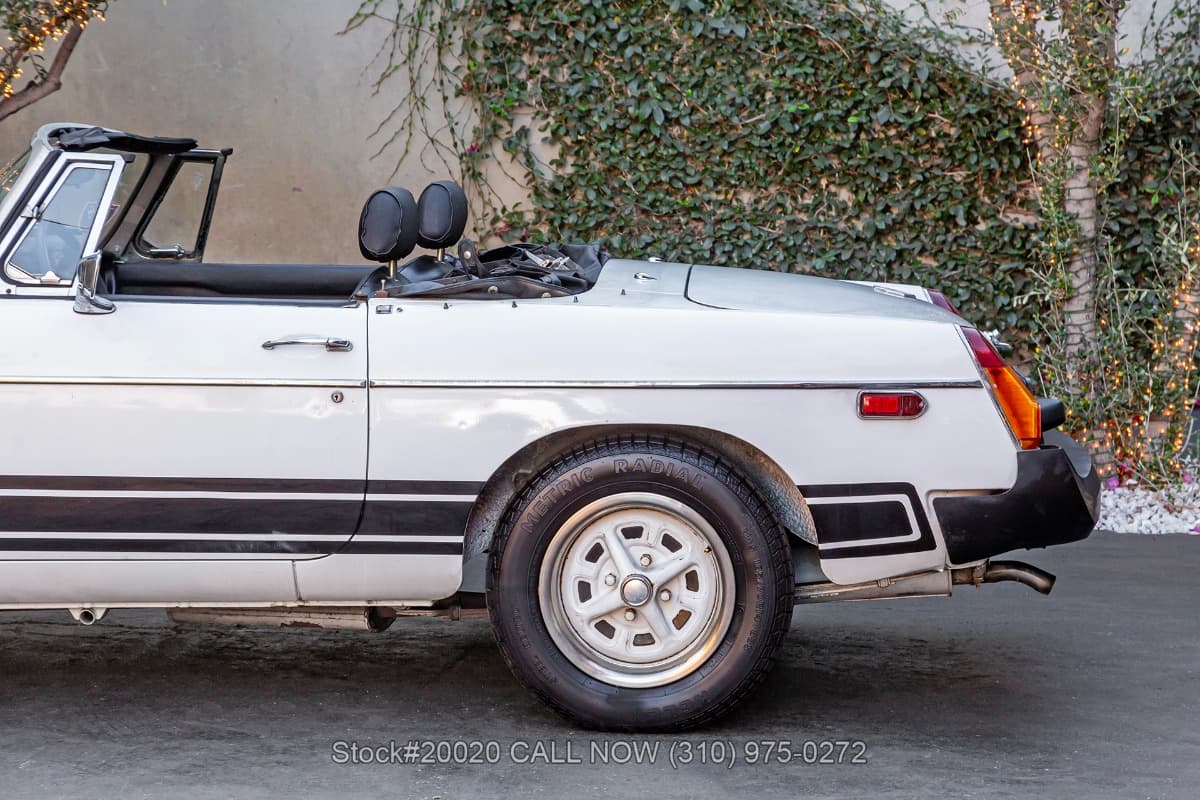 1979 MG MGB Roadster with 2 tops thumbnail 15