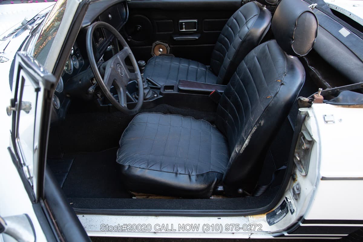 1979 MG MGB Roadster with 2 tops thumbnail 16