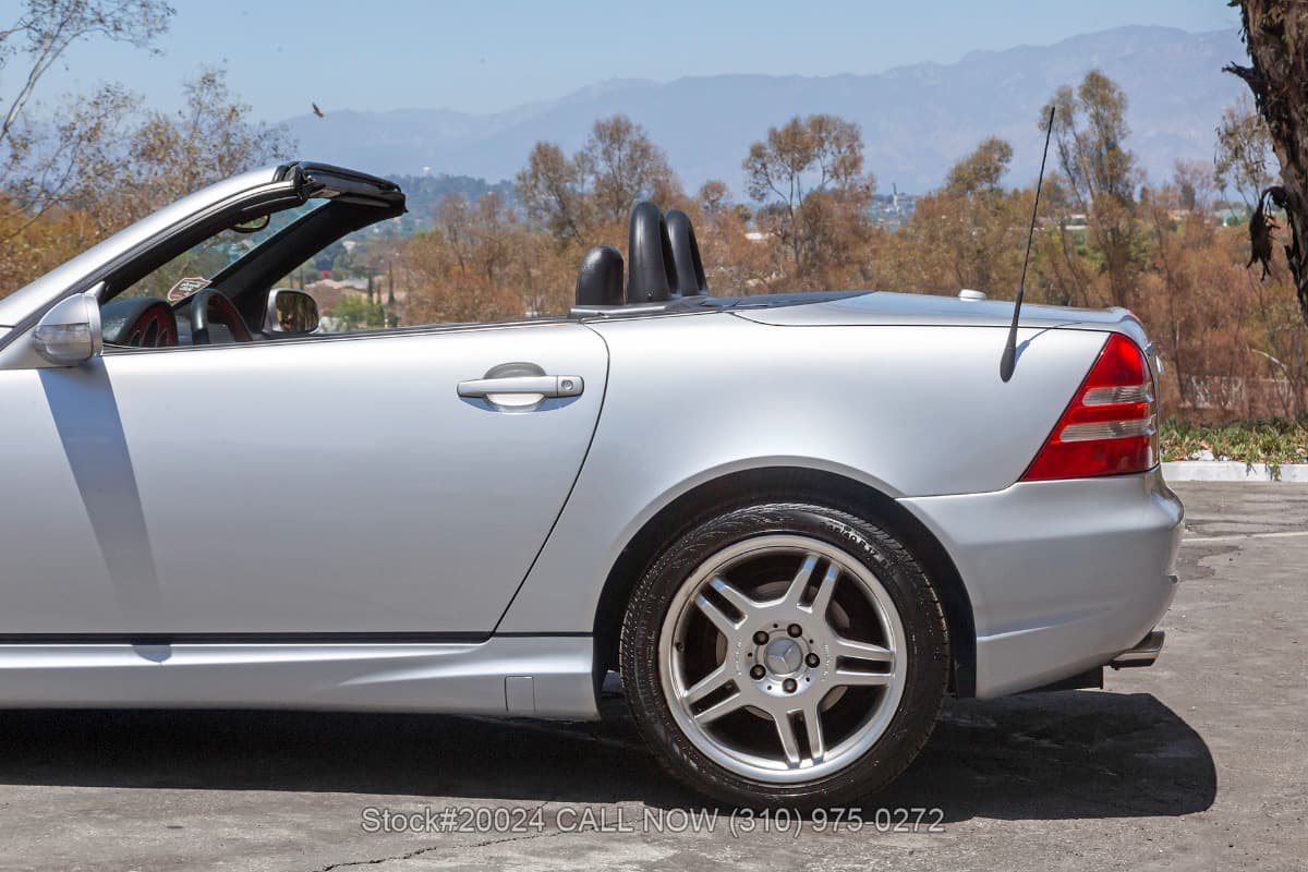 2001 Mercedes SLK320 Convertible 6-Speed thumbnail 12
