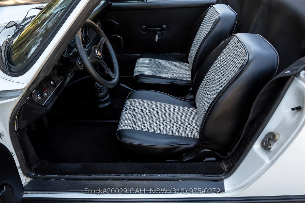 1971 Porsche 911T Cabriolet Conversion 5-Speed thumbnail 12