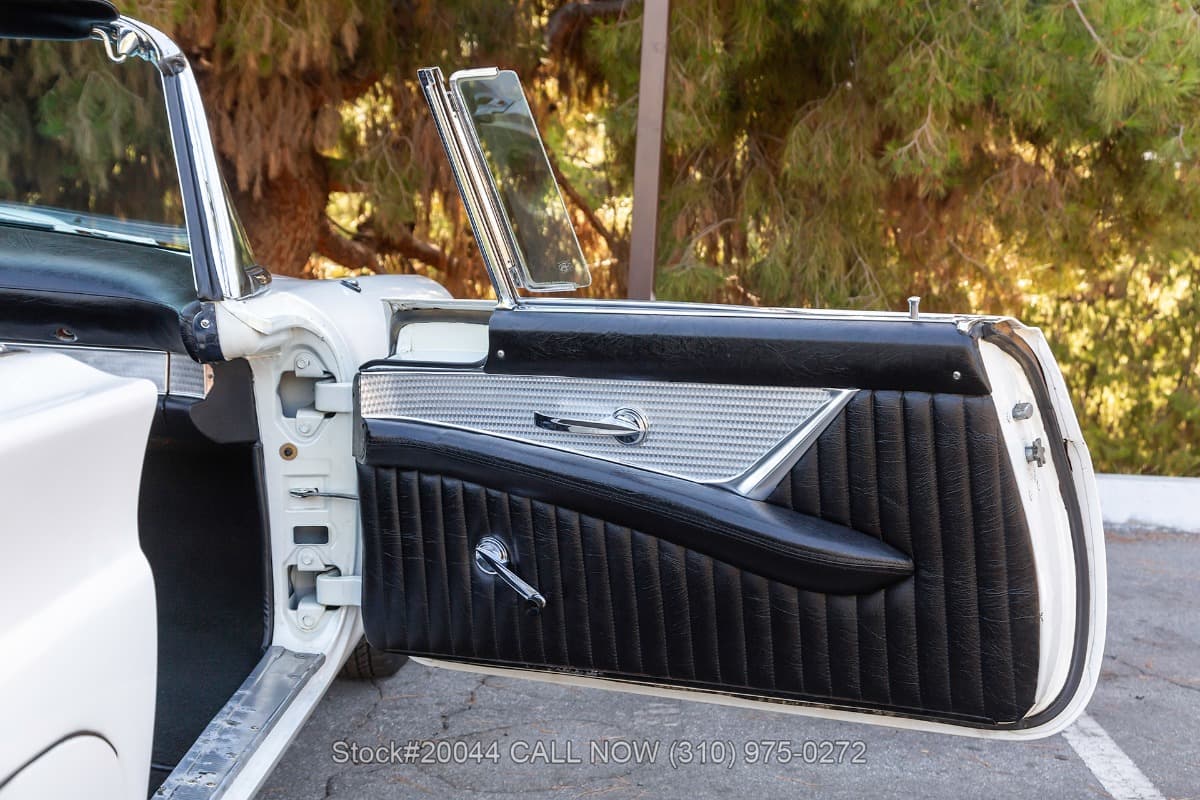 1957 Ford Thunderbird D-Code Convertible thumbnail 17