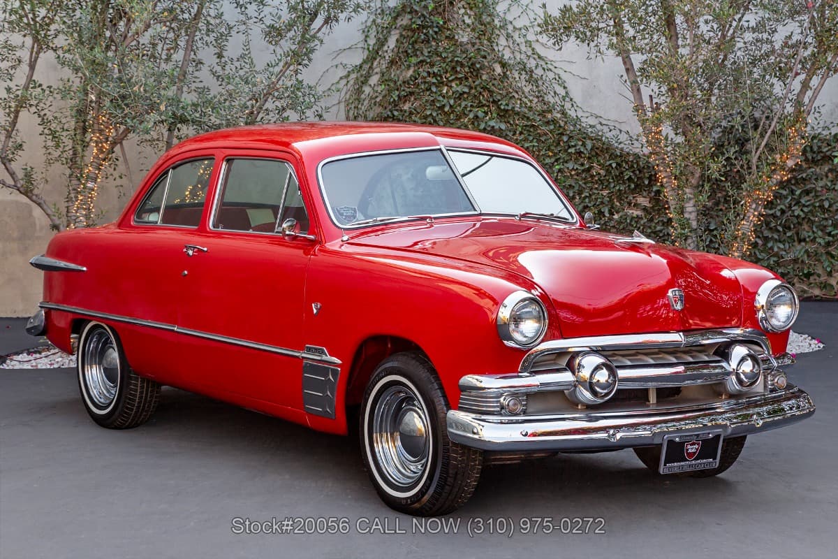 1951 Ford Custom Deluxe Tudor Sedan Shoebox Ford β photo 1