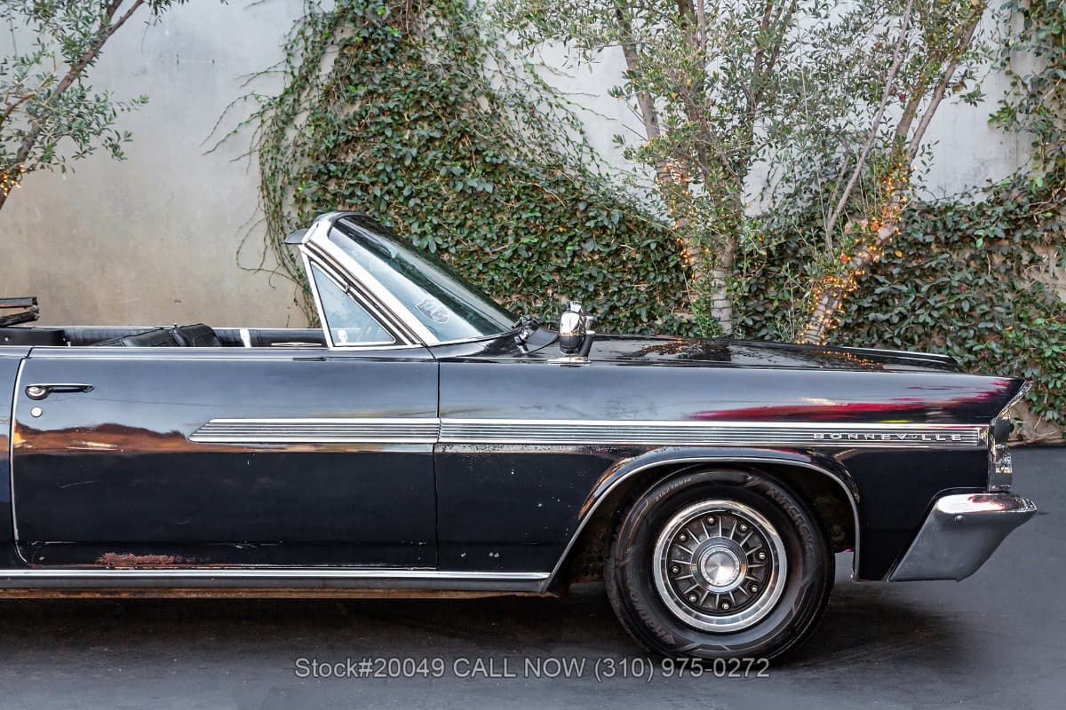 1963 Pontiac Bonneville Convertible thumbnail 12