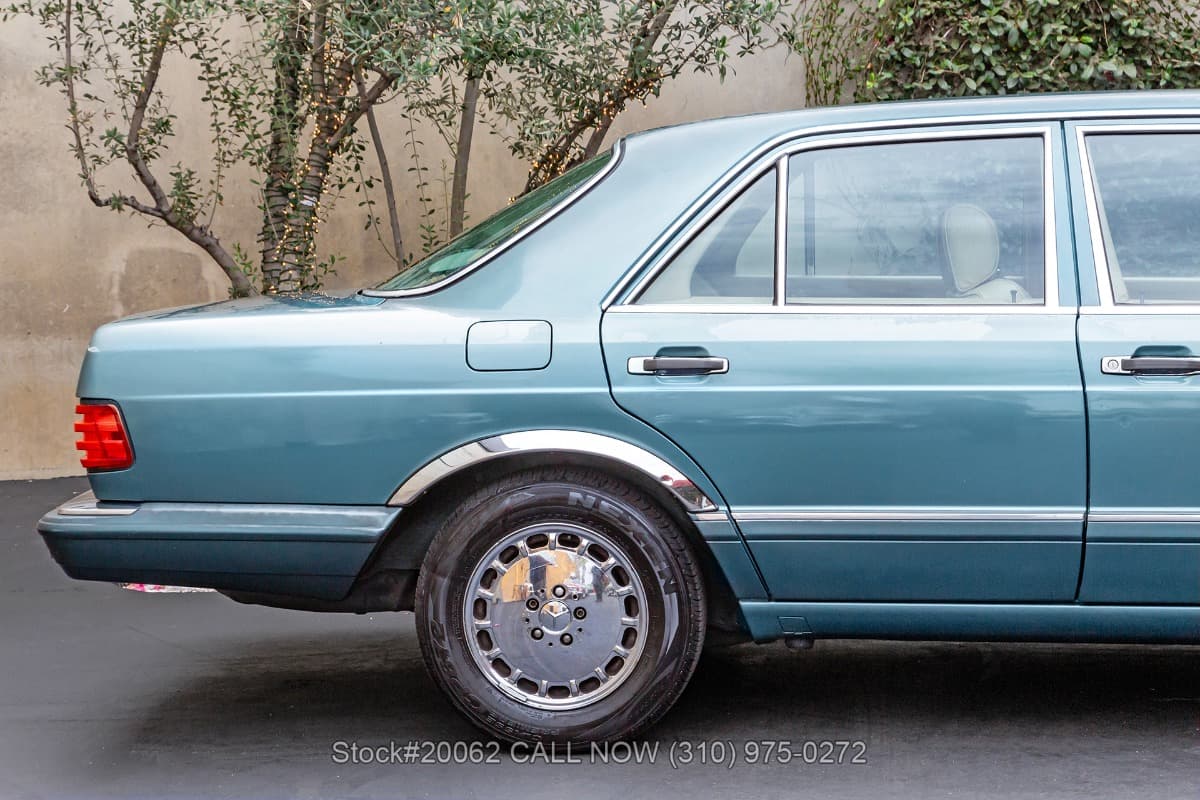 1989 Mercedes 300SE thumbnail 8