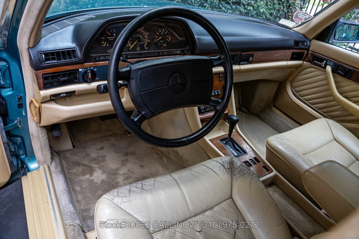 1989 Mercedes 300SE thumbnail 12