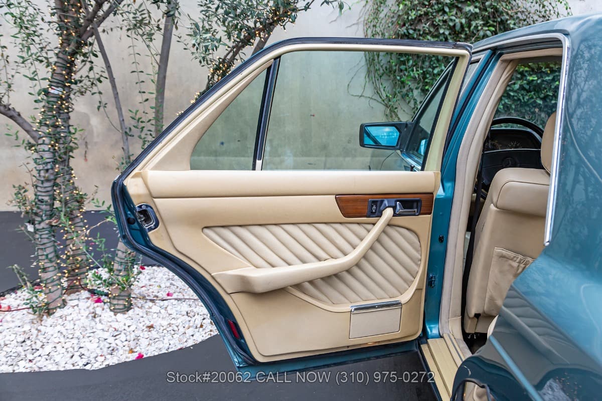 1989 Mercedes 300SE thumbnail 14