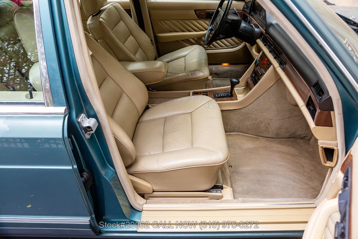 1989 Mercedes 300SE thumbnail 16