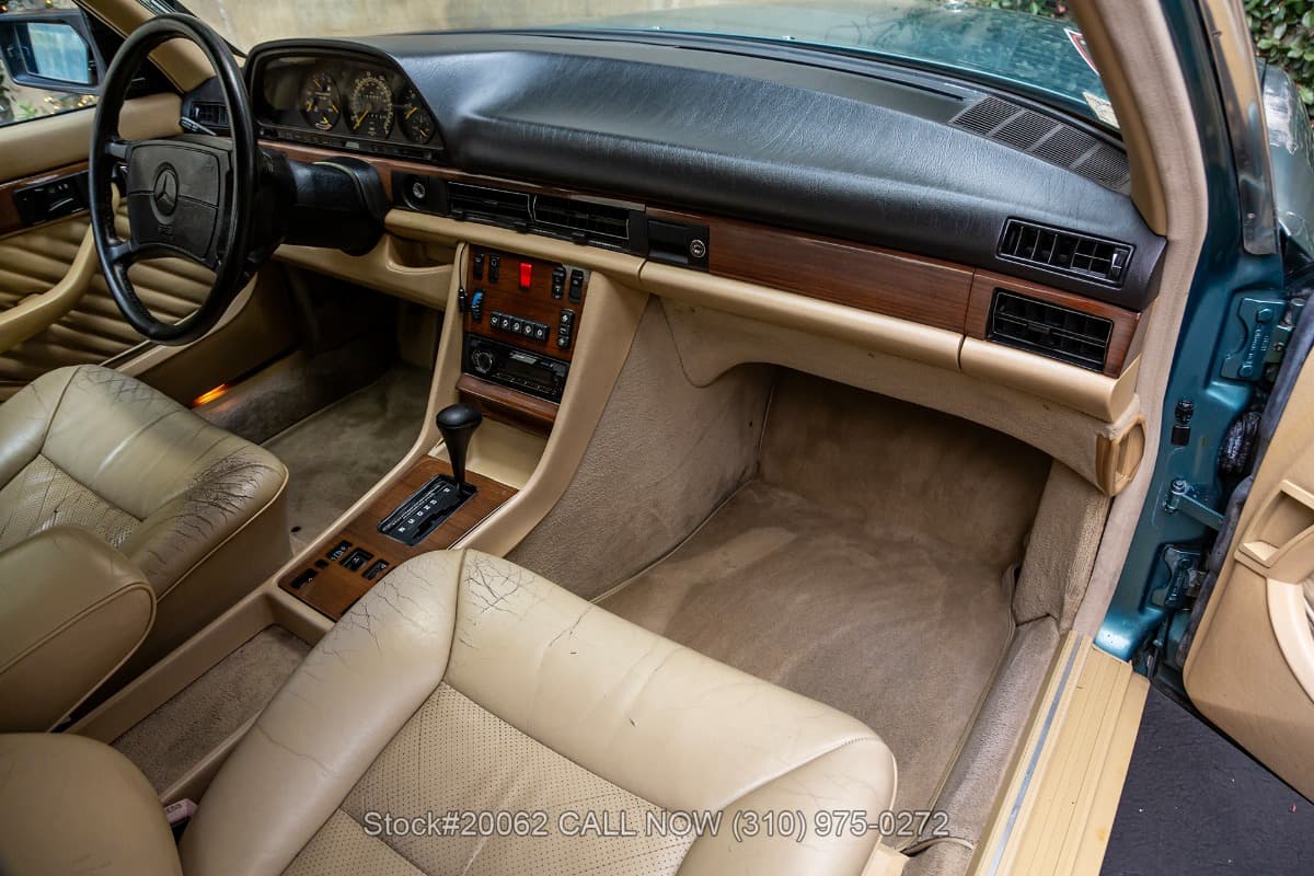 1989 Mercedes 300SE thumbnail 17