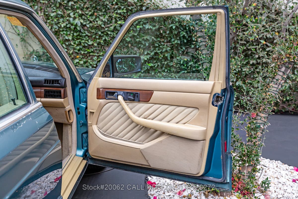 1989 Mercedes 300SE thumbnail 18