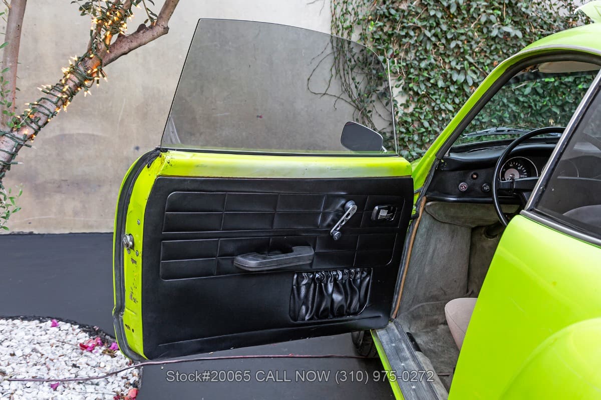 1973 Volkswagen Karmann Ghia Coupe thumbnail 11