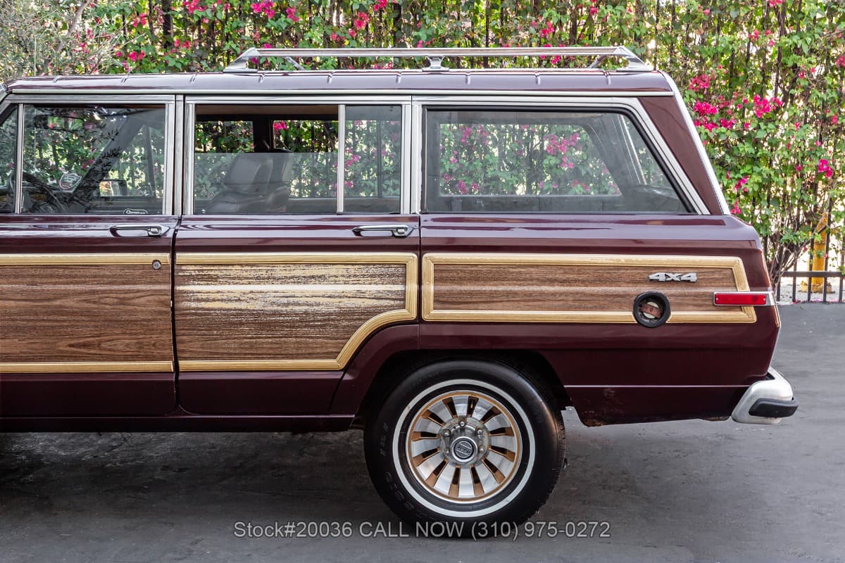 1987 Jeep Grand Wagoneer thumbnail 11