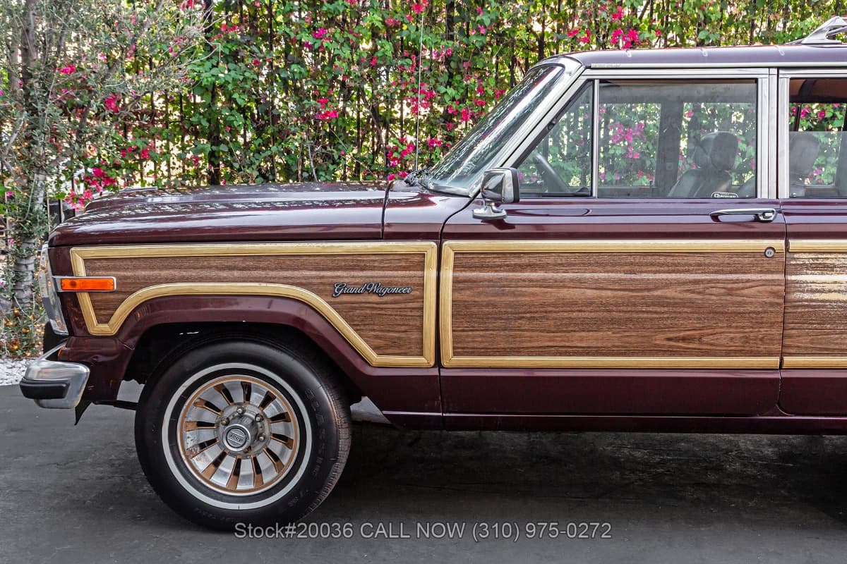1987 Jeep Grand Wagoneer thumbnail 12