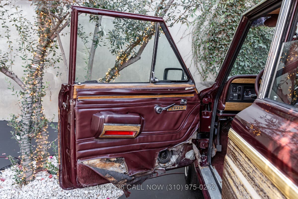 1987 Jeep Grand Wagoneer thumbnail 13