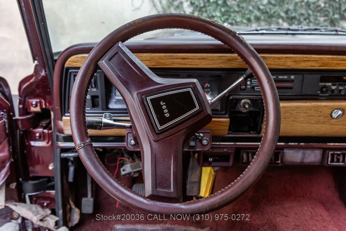 1987 Jeep Grand Wagoneer thumbnail 16