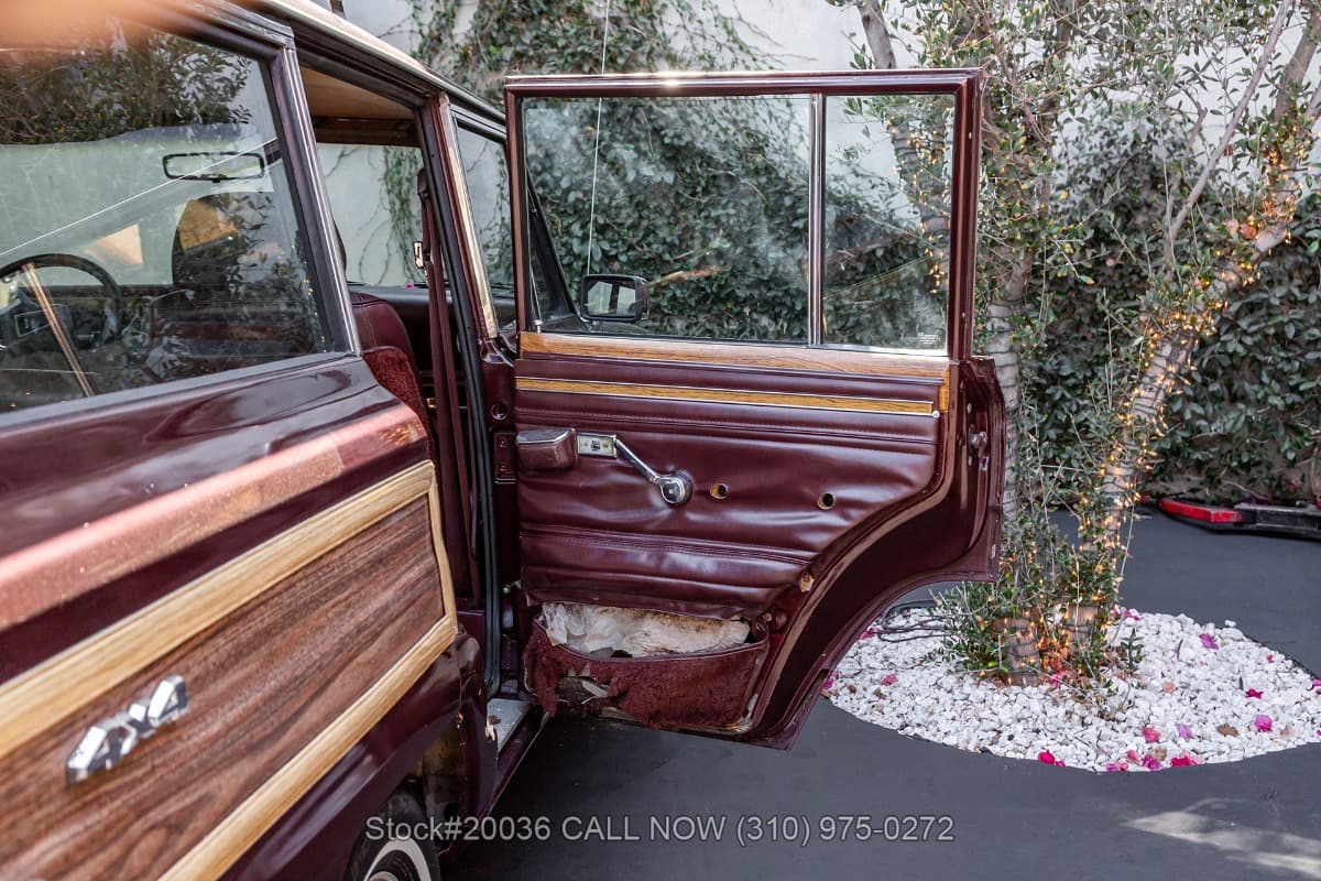 1987 Jeep Grand Wagoneer thumbnail 20