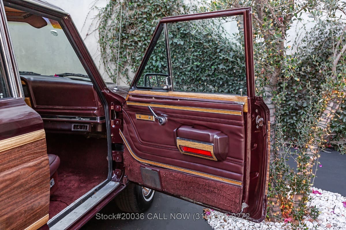 1987 Jeep Grand Wagoneer thumbnail 22