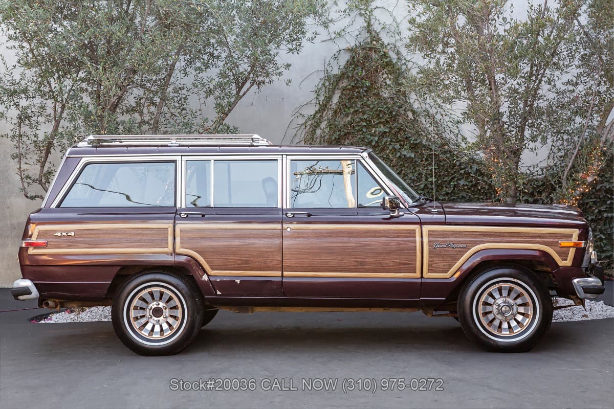 1987 Jeep Grand Wagoneer thumbnail 4