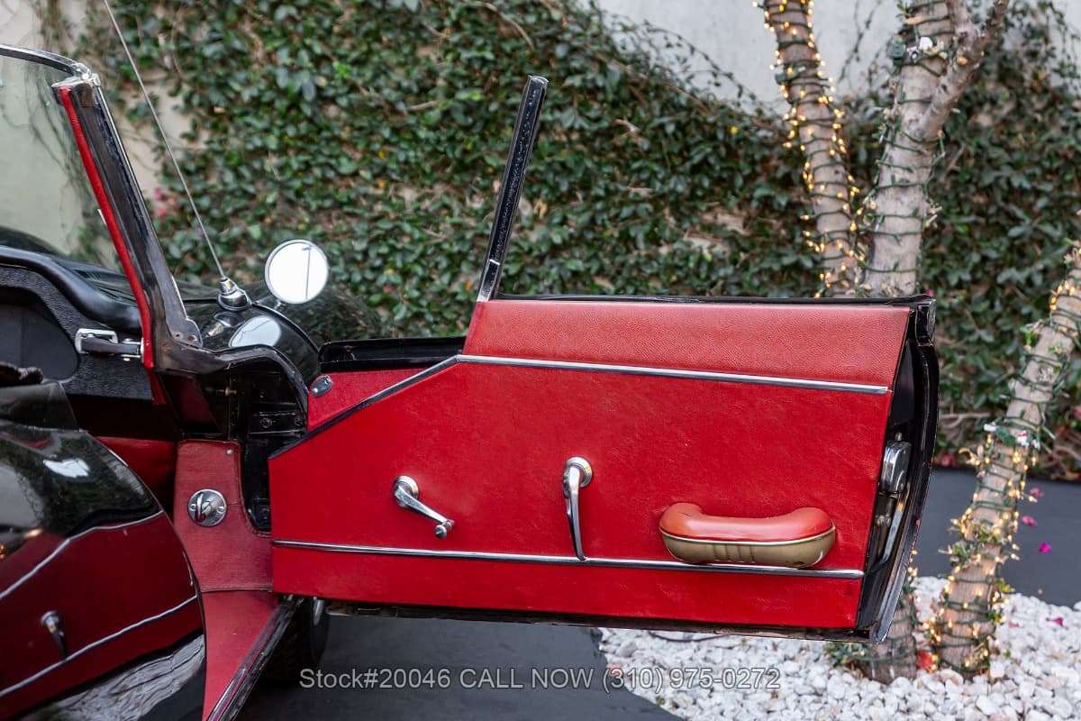 1966 Jaguar XKE Series I 4.2 Roadster thumbnail 17