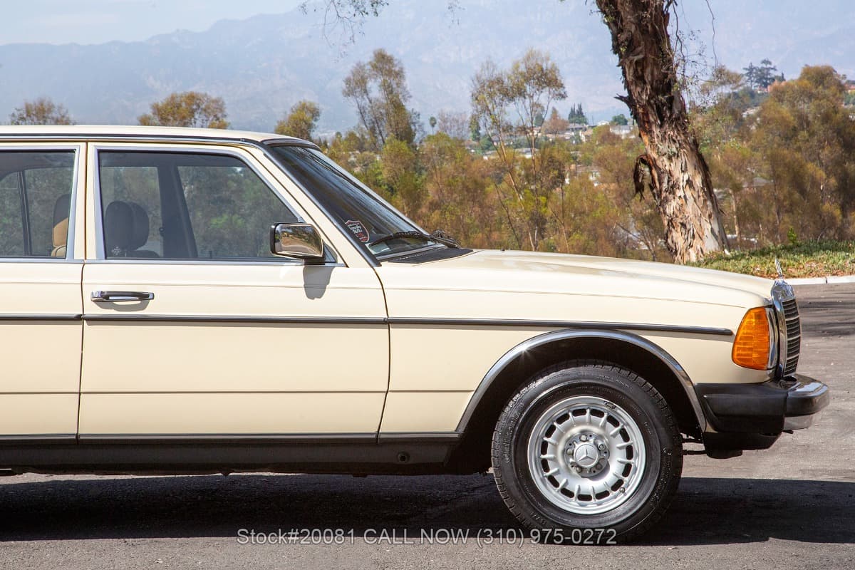 1983 Mercedes 300D Turbodiesel Sedan thumbnail 5
