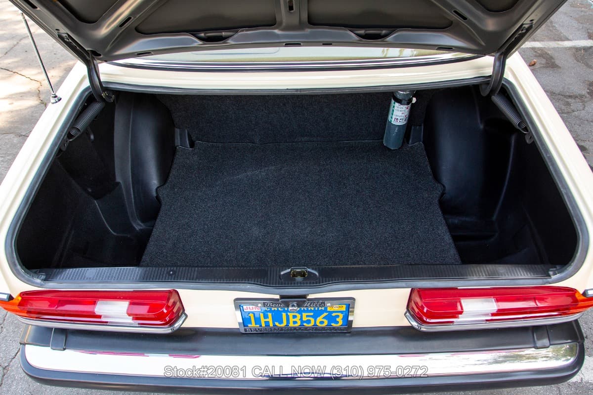 1983 Mercedes 300D Turbodiesel Sedan thumbnail 12