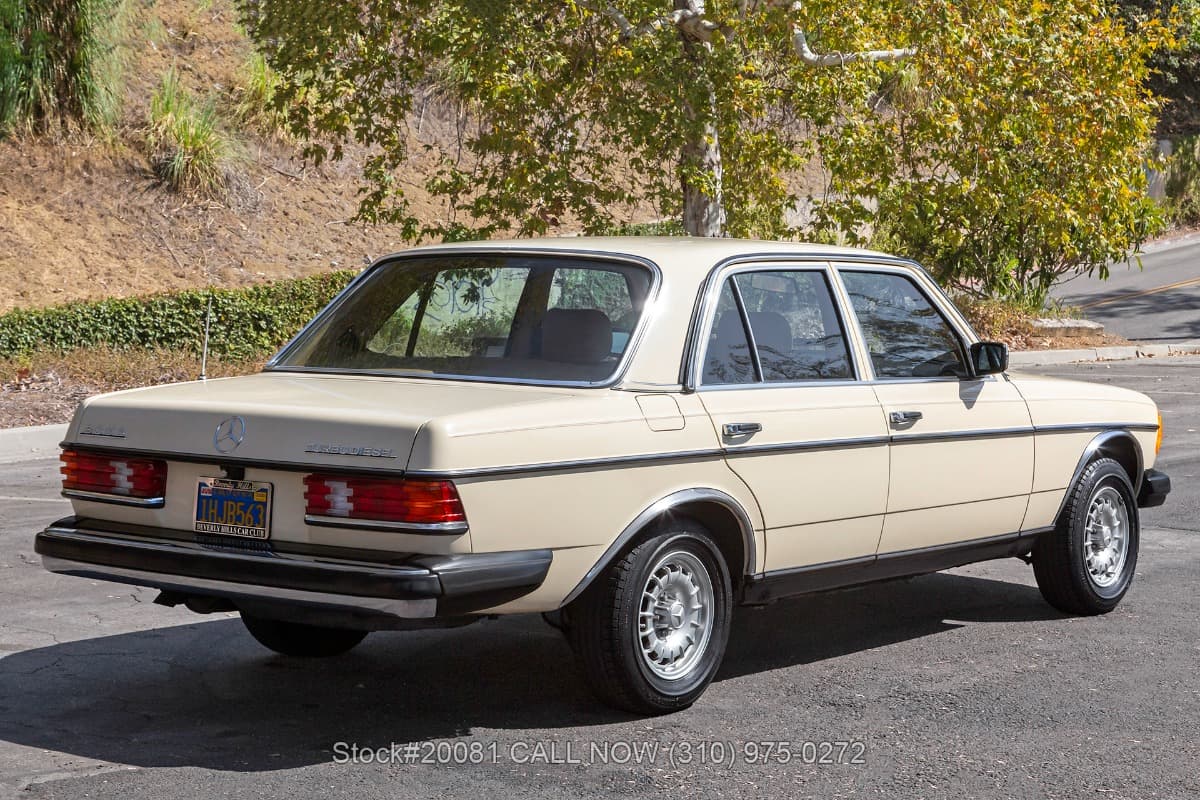 1983 Mercedes 300D Turbodiesel Sedan thumbnail 3