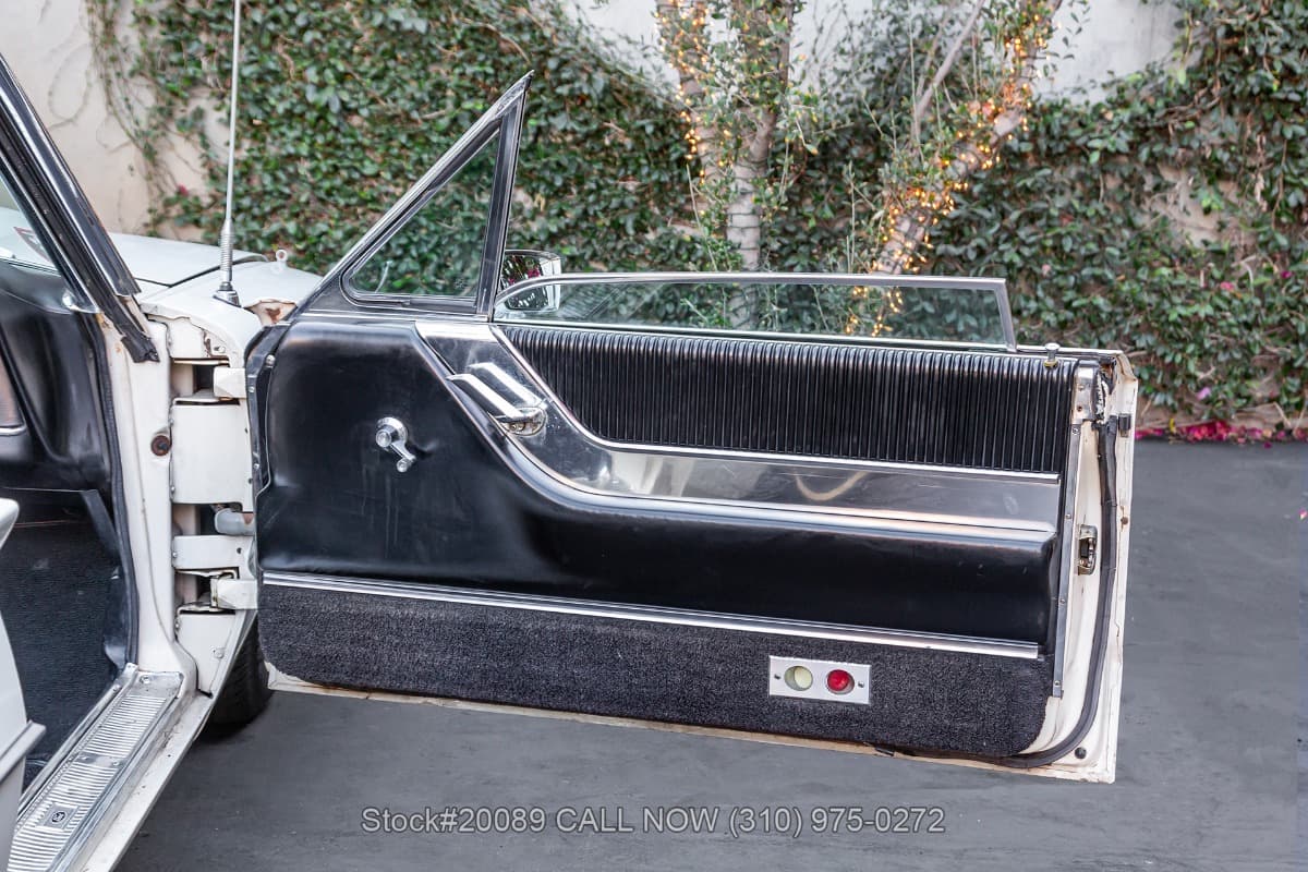 1964 Ford Thunderbird Convertible thumbnail 19