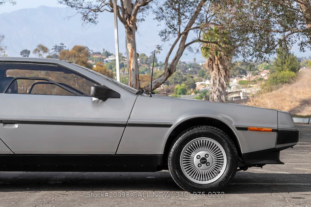 1981 DeLorean DMC-12 5-Speed thumbnail 8
