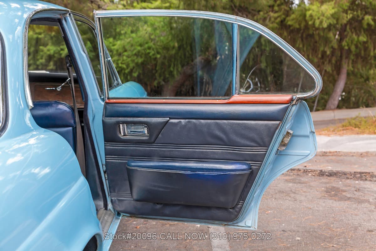 1971 Jaguar XJ6 4.2 Series I Saloon thumbnail 15
