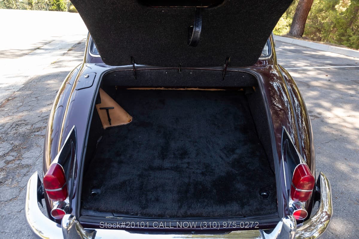 1961 Jaguar XK150 3.8-Liter Fixed Head Coupe Special Equipment thumbnail 18