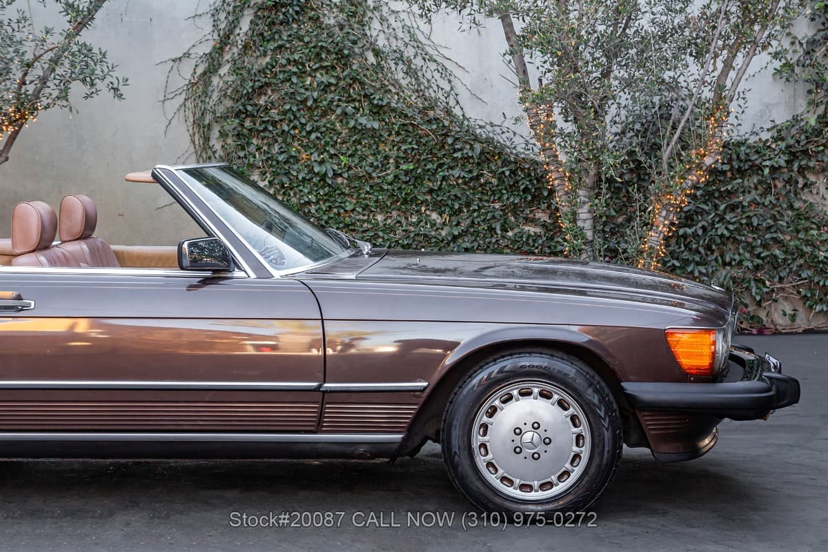 1986 Mercedes 560SL with 2 tops thumbnail 13