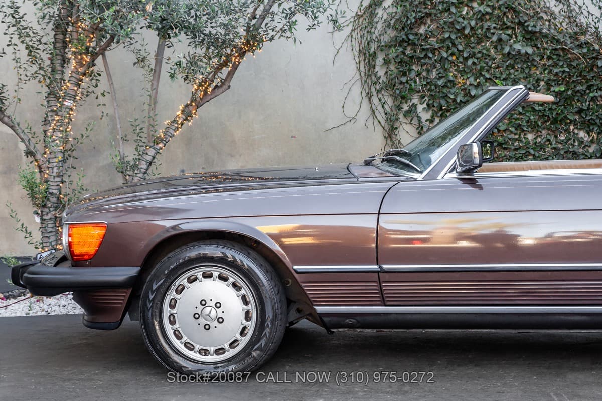 1986 Mercedes 560SL with 2 tops thumbnail 14