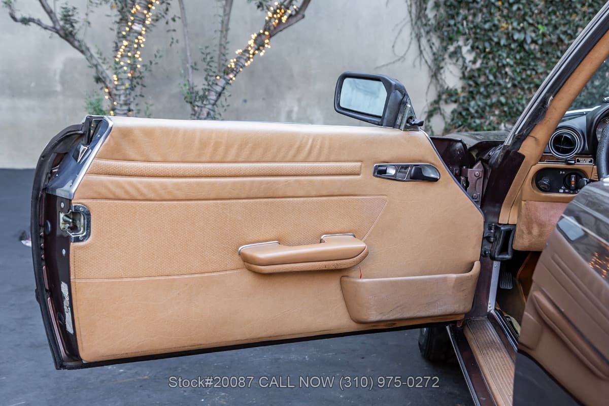 1986 Mercedes 560SL with 2 tops thumbnail 15