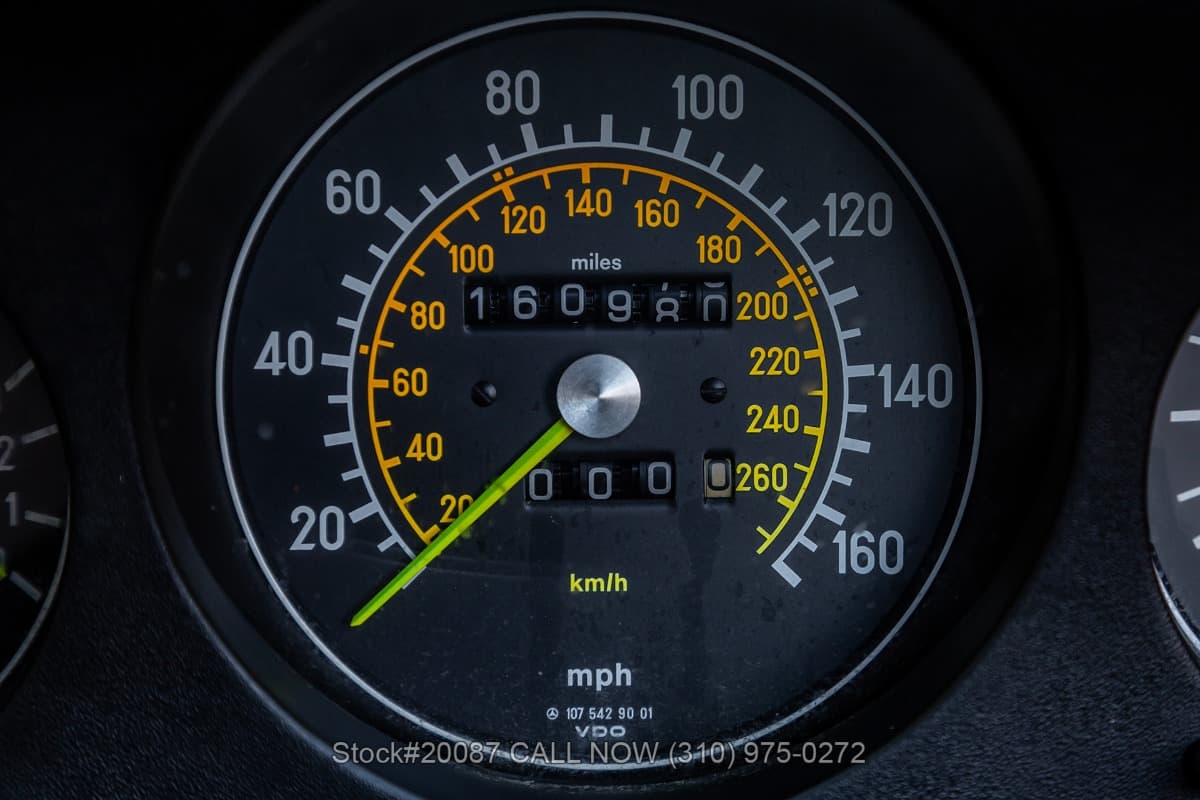 1986 Mercedes 560SL with 2 tops thumbnail 18