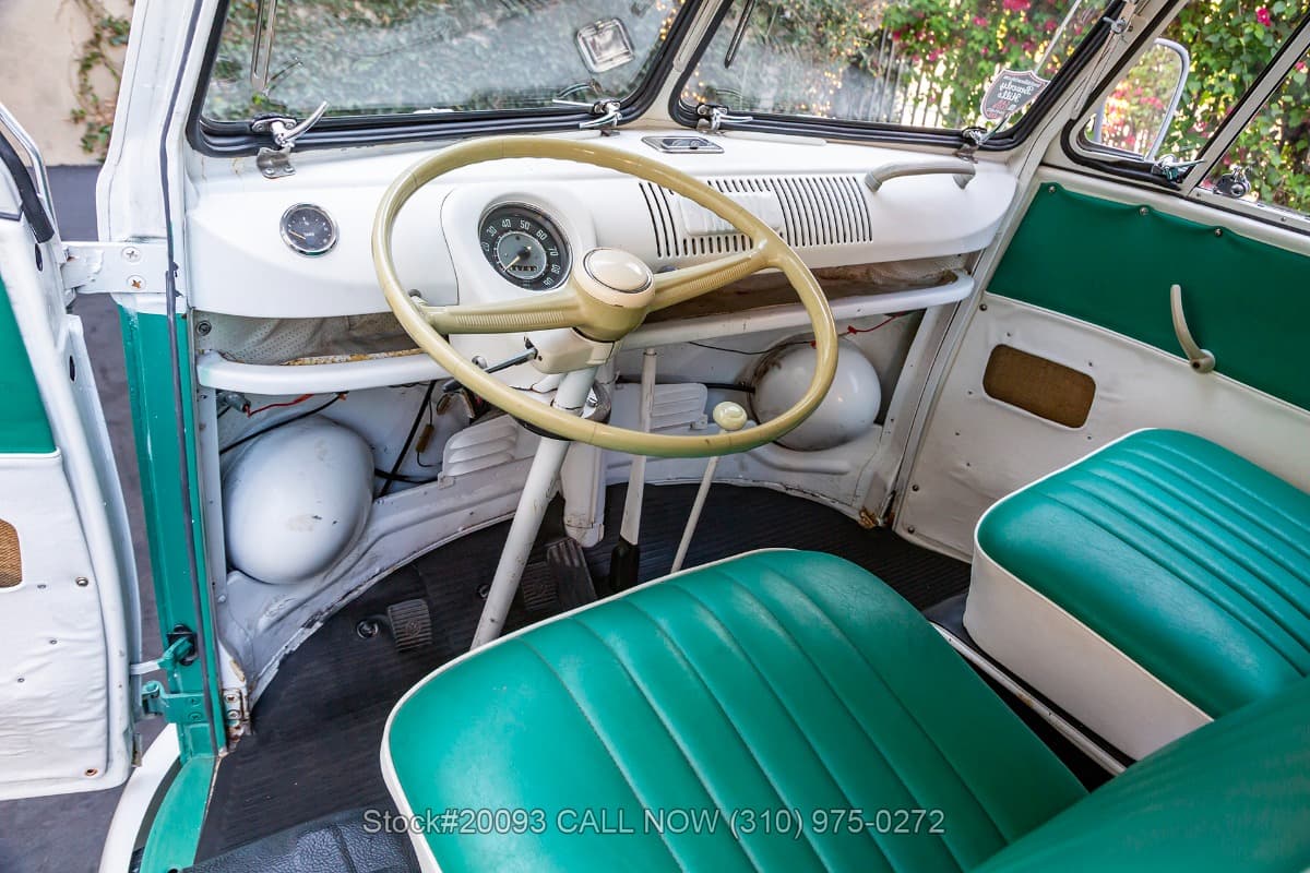 1966 Volkswagen Type 2 Bus thumbnail 11