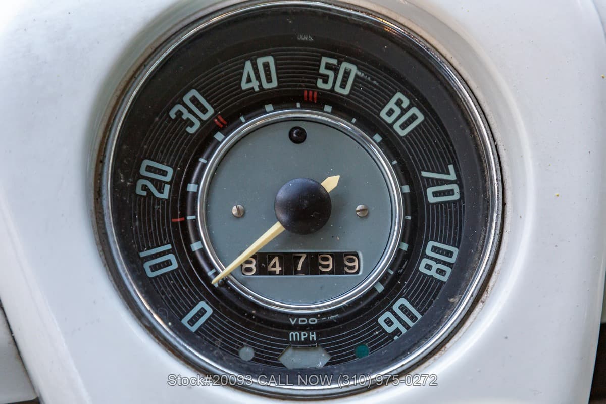 1966 Volkswagen Type 2 Bus thumbnail 12