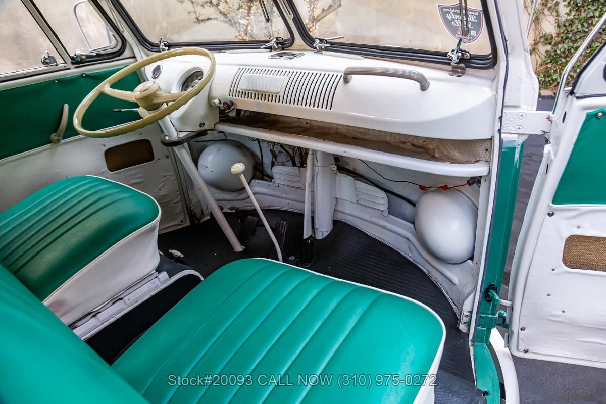 1966 Volkswagen Type 2 Bus thumbnail 18