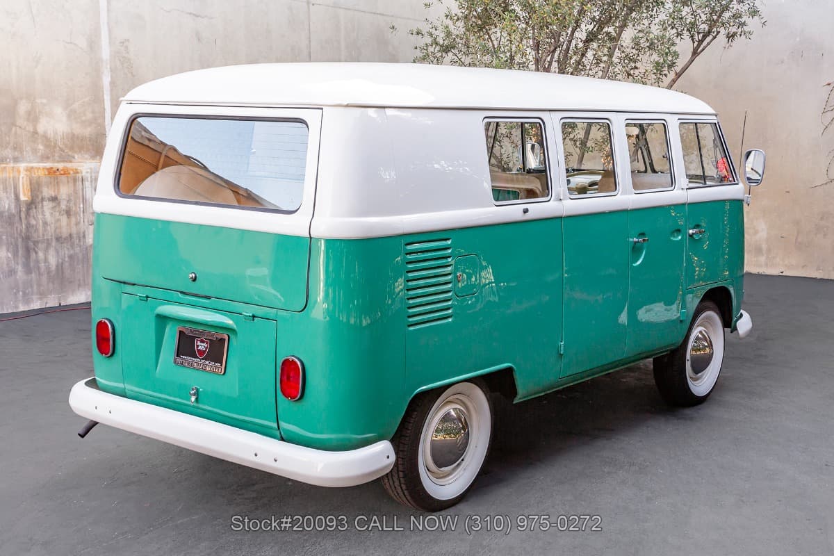 1966 Volkswagen Type 2 Bus thumbnail 3