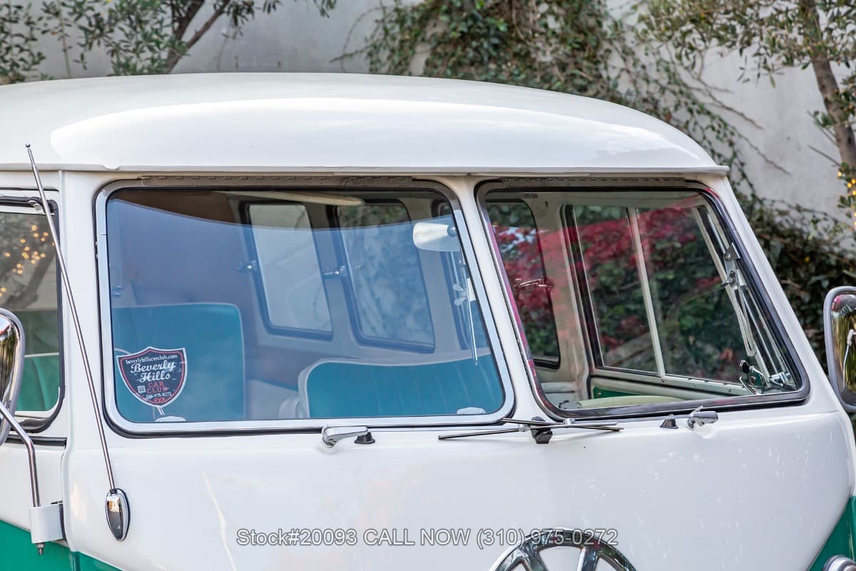 1966 Volkswagen Type 2 Bus thumbnail 6