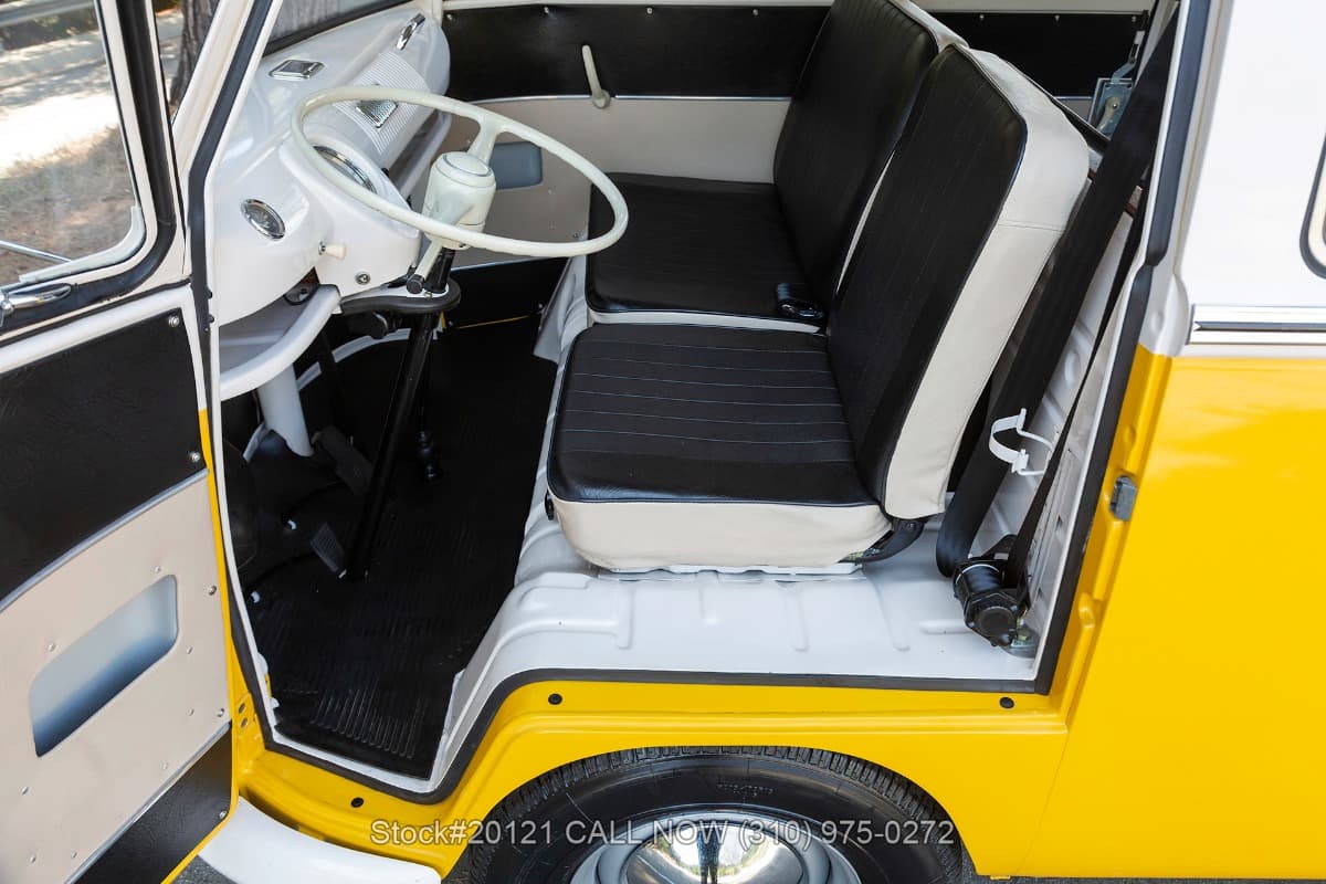1974 Volkswagen 15-Window Brazilian-built Type 2 Deluxe Bus thumbnail 12