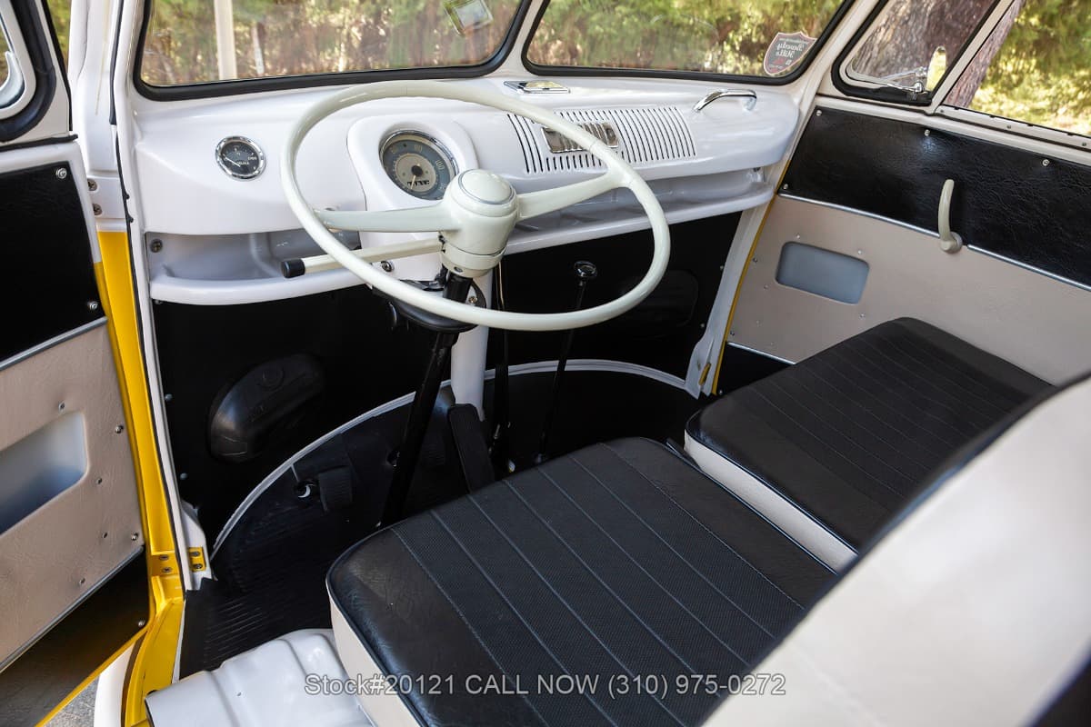 1974 Volkswagen 15-Window Brazilian-built Type 2 Deluxe Bus thumbnail 13