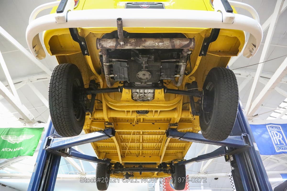 1974 Volkswagen 15-Window Brazilian-built Type 2 Deluxe Bus thumbnail 27