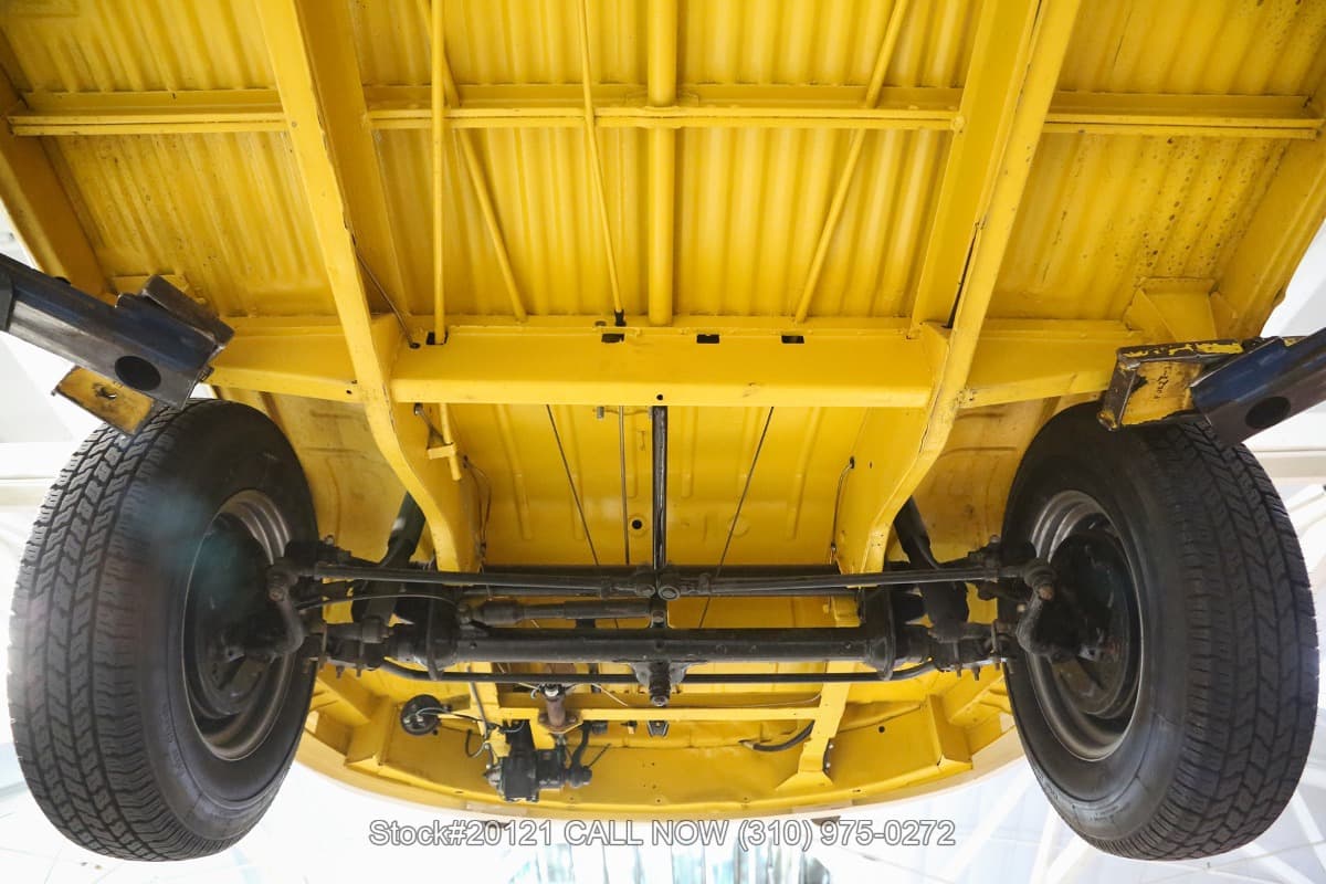 1974 Volkswagen 15-Window Brazilian-built Type 2 Deluxe Bus thumbnail 29