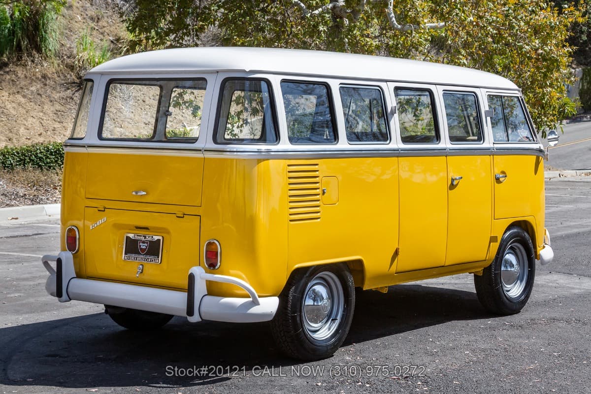 1974 Volkswagen 15-Window Brazilian-built Type 2 Deluxe Bus thumbnail 4