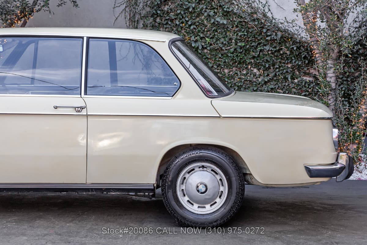 1968 BMW 1600-2 4-Speed thumbnail 9