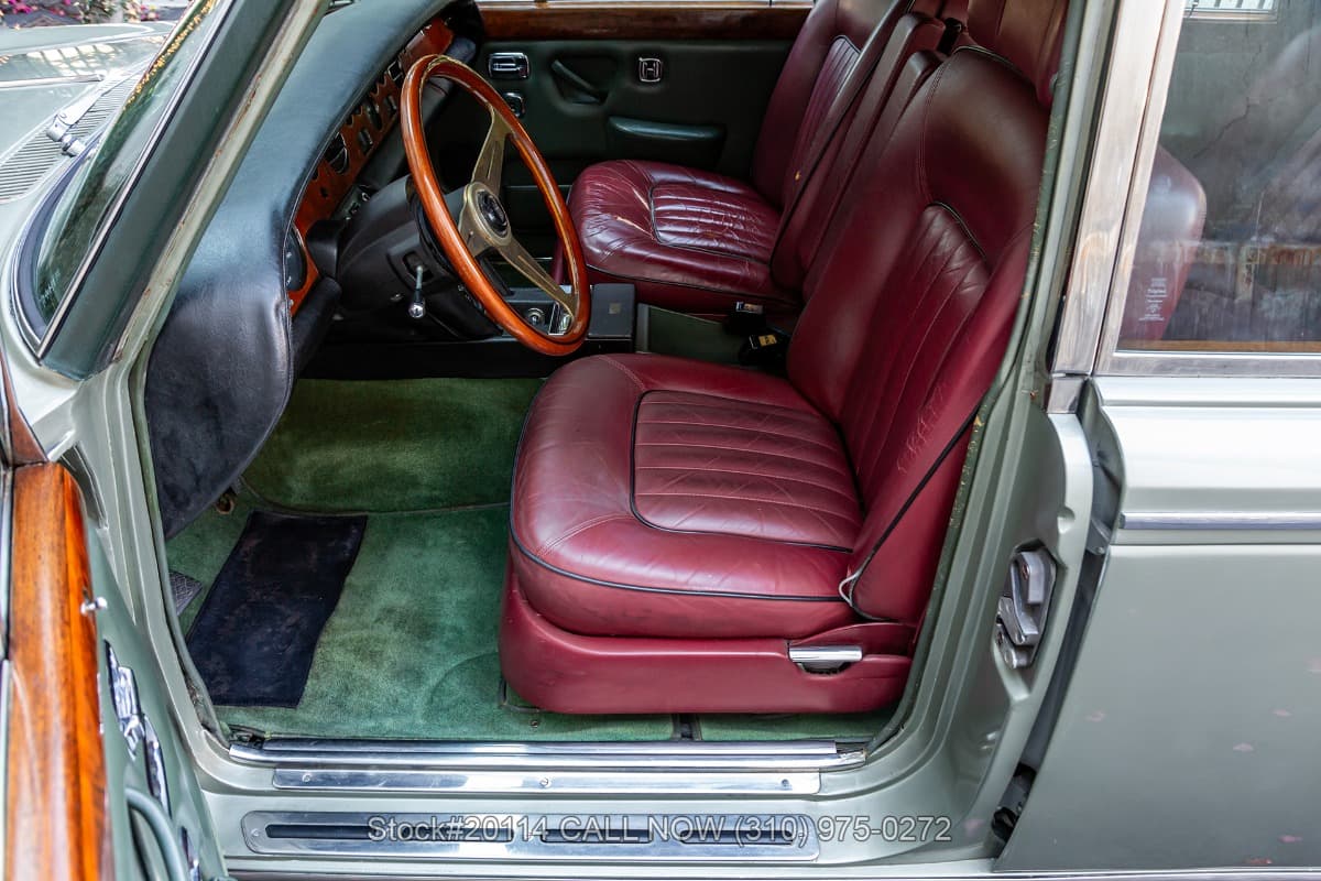 1976 Rolls-Royce Silver Shadow Long-Wheel-Base thumbnail 10