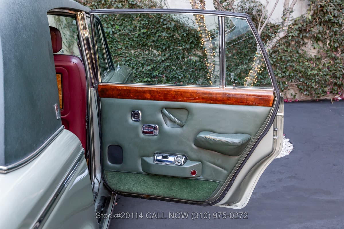 1976 Rolls-Royce Silver Shadow Long-Wheel-Base thumbnail 17