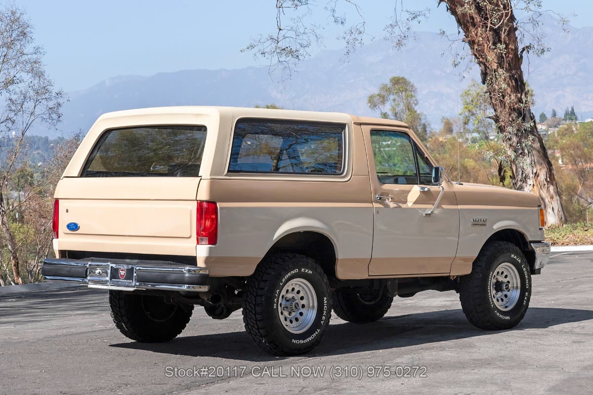 1990 Ford Bronco Custom 4X4 thumbnail 3