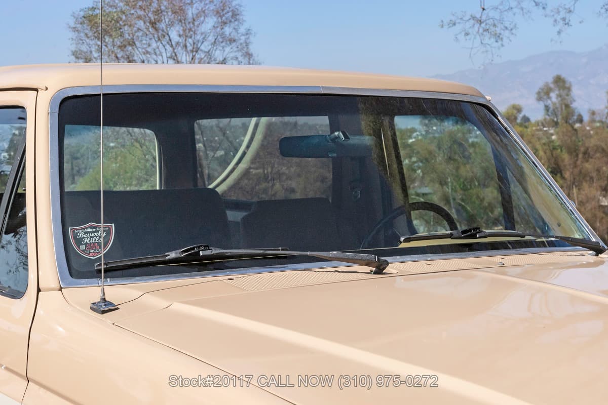 1990 Ford Bronco Custom 4X4 thumbnail 5